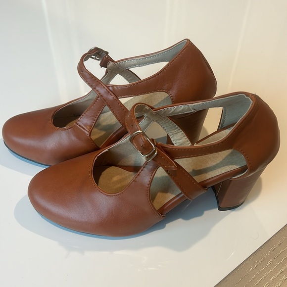 Aimeela Shoes | Brand New | Size 9 - Picture 2 of 5